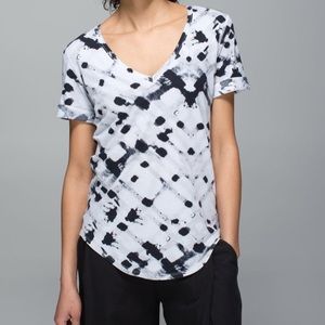 Lululemon Love Tee II, Fits Medium